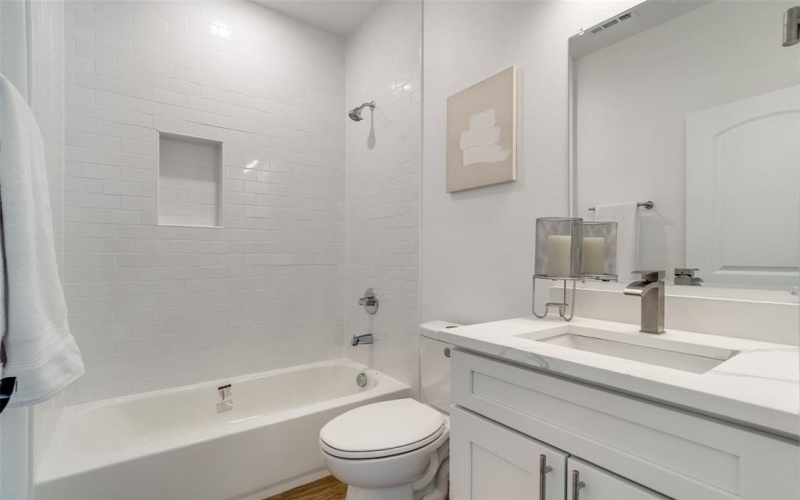 2621 Hillside Drive, Granbury, TX 76048, 3 Habitaciones Habitaciones , ,2 BañosBaños,Residential,En Venta,2621 Hillside Drive,0,21193153