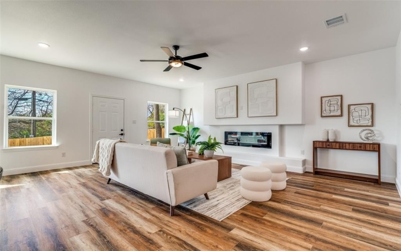 2621 Hillside Drive, Granbury, TX 76048, 3 Habitaciones Habitaciones , ,2 BañosBaños,Residential,En Venta,2621 Hillside Drive,0,21193153