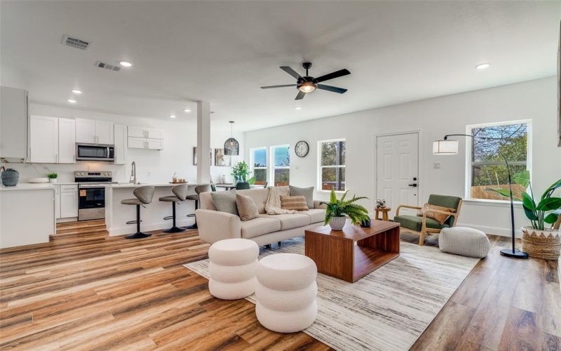 2621 Hillside Drive, Granbury, TX 76048, 3 Habitaciones Habitaciones , ,2 BañosBaños,Residential,En Venta,2621 Hillside Drive,0,21193153