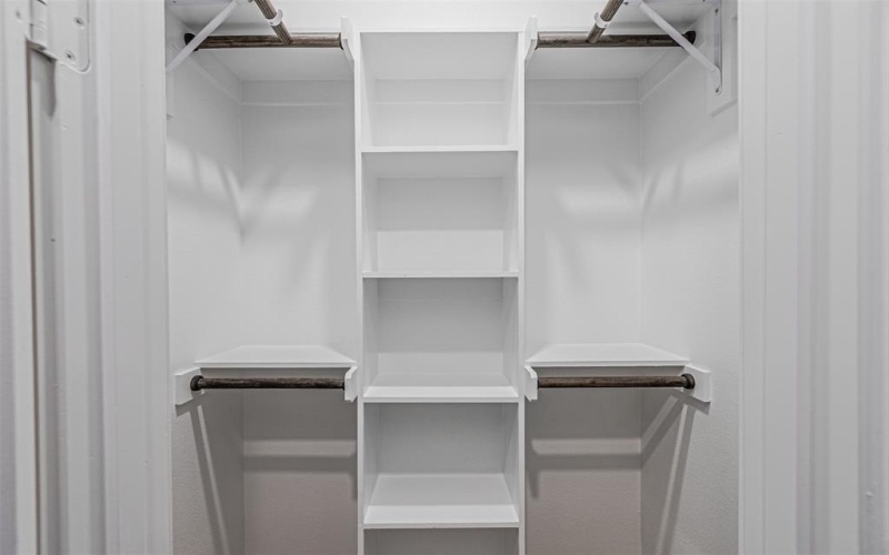 1818 Marfa Avenue, Dallas, TX 75216, 4 Habitaciones Habitaciones , ,3 BañosBaños,Residential,En Venta,1818 Marfa Avenue,0,21195598