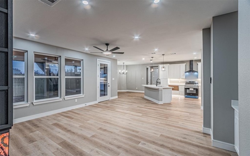 1818 Marfa Avenue, Dallas, TX 75216, 4 Habitaciones Habitaciones , ,3 BañosBaños,Residential,En Venta,1818 Marfa Avenue,0,21195598