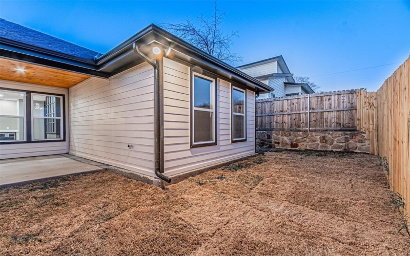 1818 Marfa Avenue, Dallas, TX 75216, 4 Habitaciones Habitaciones , ,3 BañosBaños,Residential,En Venta,1818 Marfa Avenue,0,21195598