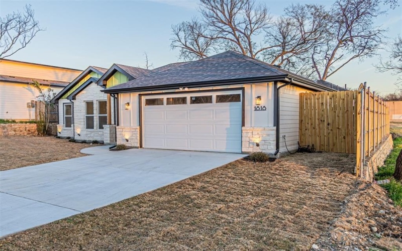 1818 Marfa Avenue, Dallas, TX 75216, 4 Habitaciones Habitaciones , ,3 BañosBaños,Residential,En Venta,1818 Marfa Avenue,0,21195598