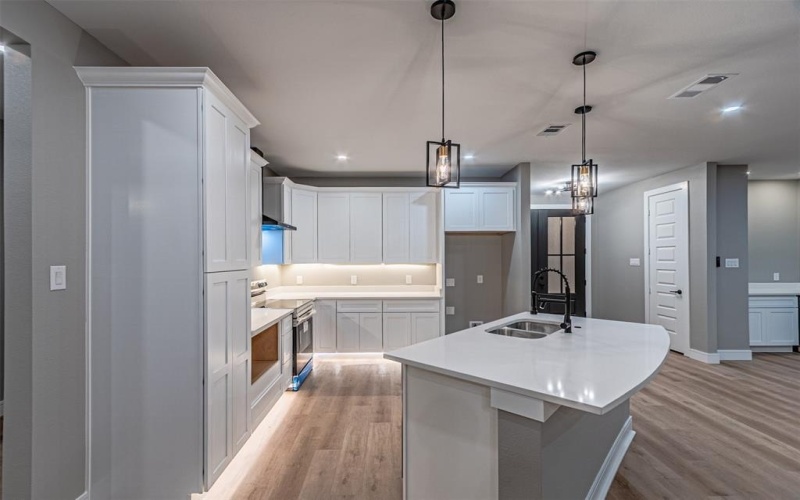 1818 Marfa Avenue, Dallas, TX 75216, 4 Habitaciones Habitaciones , ,3 BañosBaños,Residential,En Venta,1818 Marfa Avenue,0,21195598