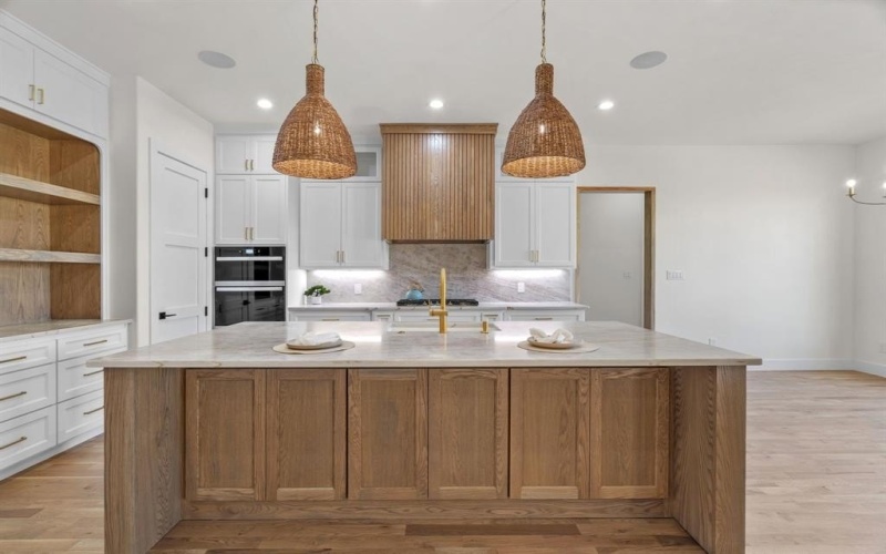 1040 Eagles Bluff Drive, Weatherford, TX 76087, 5 Habitaciones Habitaciones , ,3 BañosBaños,Residential,En Venta,1040 Eagles Bluff Drive,0,21195623