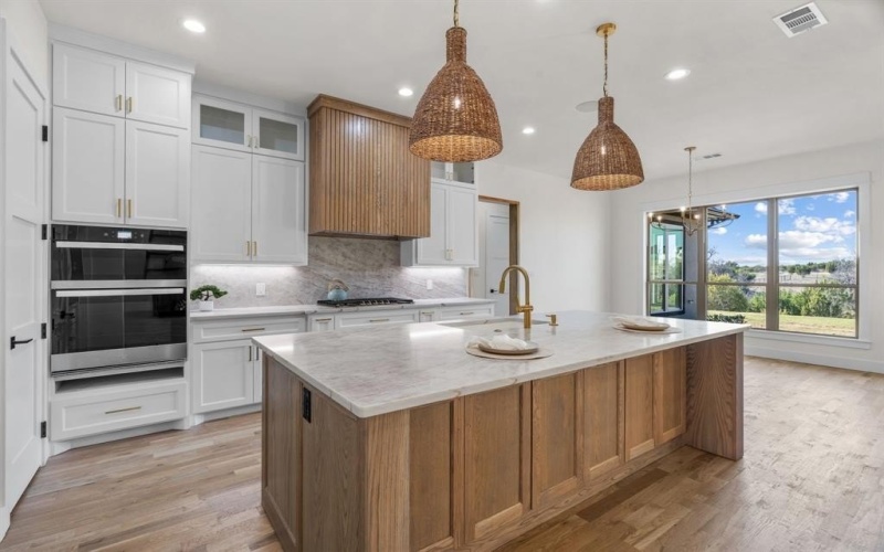 1040 Eagles Bluff Drive, Weatherford, TX 76087, 5 Habitaciones Habitaciones , ,3 BañosBaños,Residential,En Venta,1040 Eagles Bluff Drive,0,21195623