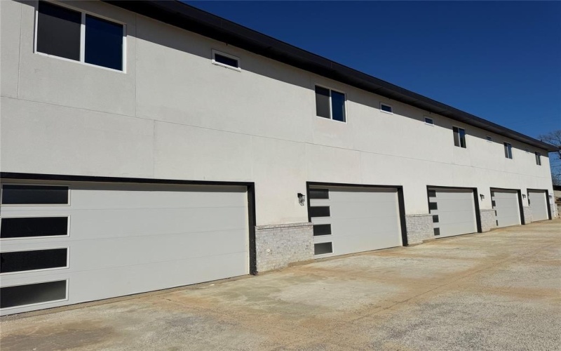 6800 Oak Crest Drive W, Kennedale, TX 76140, 15 Bedrooms Bedrooms, ,12 BathroomsBathrooms,Residential Multi Family,For Sale,6800 Oak Crest Drive W,0,21195683