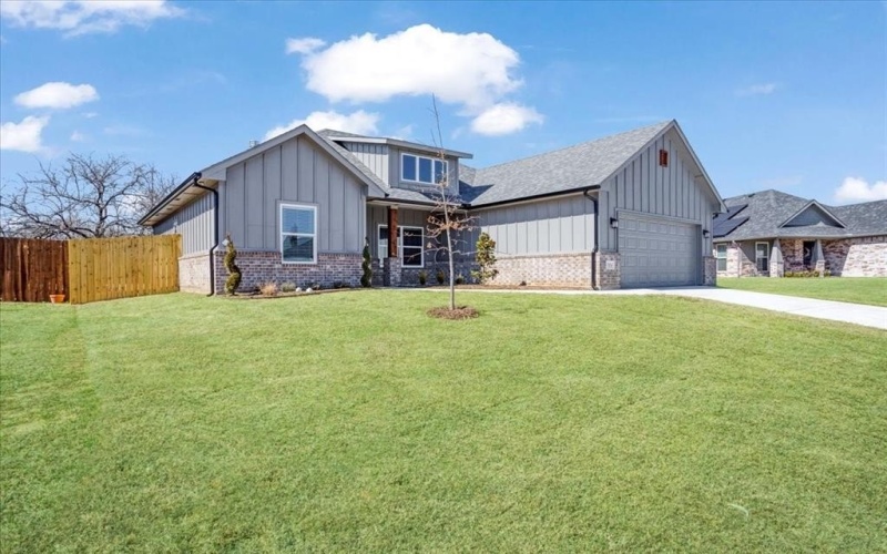 504 Courtney Drive, Sherman, TX 75092, 3 Bedrooms Bedrooms, ,2 BathroomsBathrooms,Residential,For Sale,504 Courtney Drive,0,21195858