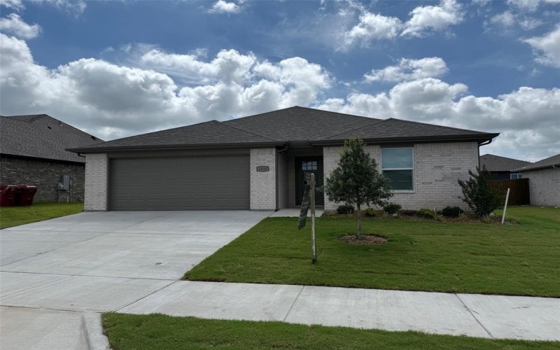 1819 Boxwood Drive, Sherman, TX 75092, 3 Bedrooms Bedrooms, ,2 BathroomsBathrooms,Residential,For Sale,1819 Boxwood Drive,0,21196216
