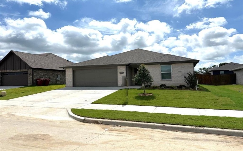 1819 Boxwood Drive, Sherman, TX 75092, 3 Bedrooms Bedrooms, ,2 BathroomsBathrooms,Residential,For Sale,1819 Boxwood Drive,0,21196216