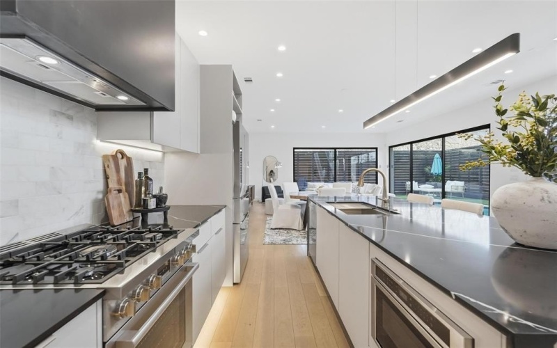 3633 Thedford Avenue, Dallas, TX 75209, 2 Bedrooms Bedrooms, ,2 BathroomsBathrooms,Residential,For Sale,3633 Thedford Avenue,0,21196319