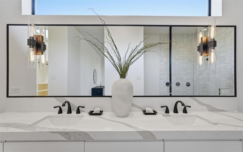 3633 Thedford Avenue, Dallas, TX 75209, 2 Bedrooms Bedrooms, ,2 BathroomsBathrooms,Residential,For Sale,3633 Thedford Avenue,0,21196319