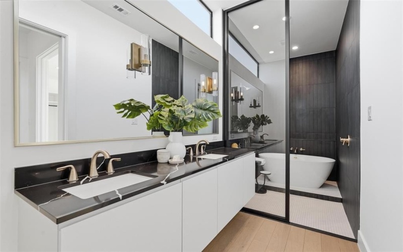 3633 Thedford Avenue, Dallas, TX 75209, 2 Bedrooms Bedrooms, ,2 BathroomsBathrooms,Residential,For Sale,3633 Thedford Avenue,0,21196319