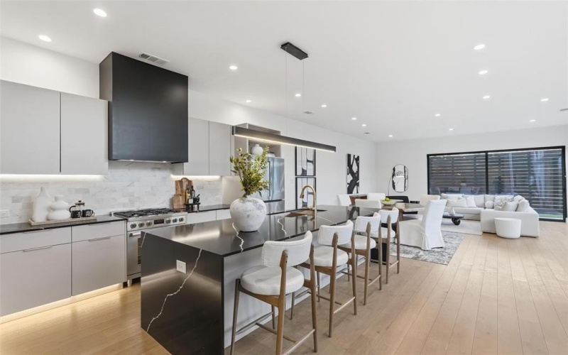 3633 Thedford Avenue, Dallas, TX 75209, 2 Bedrooms Bedrooms, ,2 BathroomsBathrooms,Residential,For Sale,3633 Thedford Avenue,0,21196319