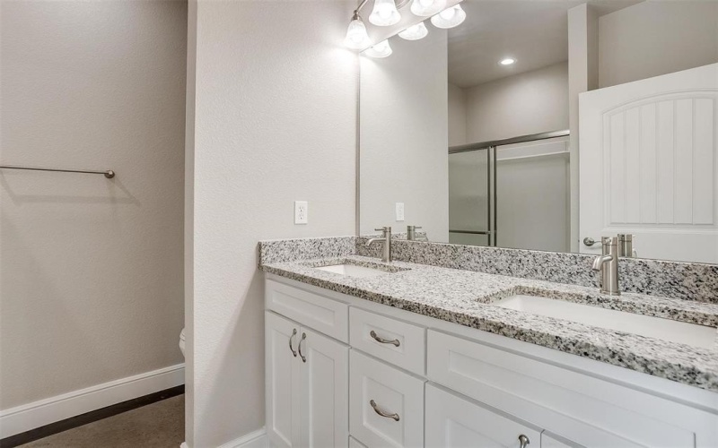 30 Frost LN, Mineral Wells, TX 76067, 16 Bedrooms Bedrooms, ,8 BathroomsBathrooms,Residential Multi Family,For Sale,30 Frost LN,20679877
