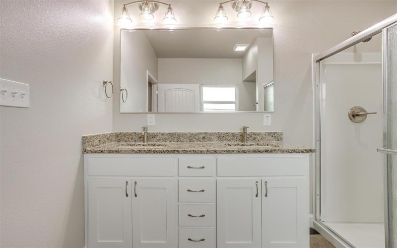30 Frost LN, Mineral Wells, TX 76067, 16 Bedrooms Bedrooms, ,8 BathroomsBathrooms,Residential Multi Family,For Sale,30 Frost LN,20679877