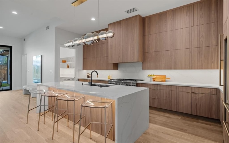 6231 McCommas Boulevard, Dallas, TX 75214, 5 Habitaciones Habitaciones , ,6 BañosBaños,Residential,En Venta,6231 McCommas Boulevard,0,21195932