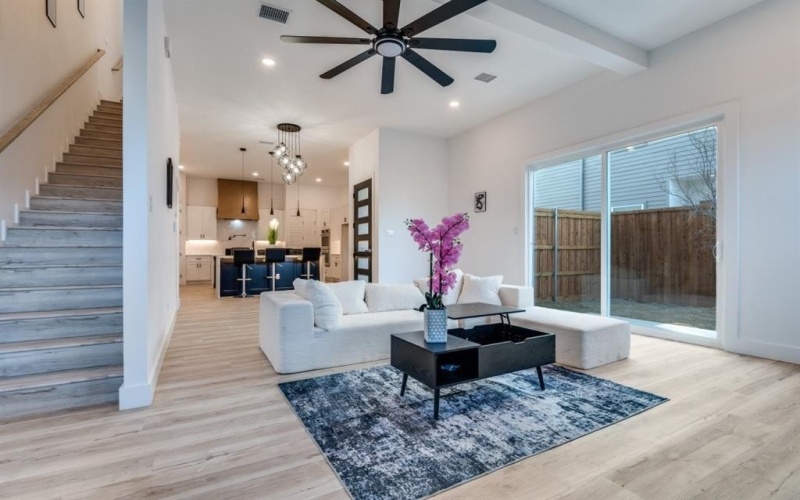 2802 Guymon Street, Dallas, TX 75212, 4 Habitaciones Habitaciones , ,3 BañosBaños,Residential,En Venta,2802 Guymon Street,0,21196099