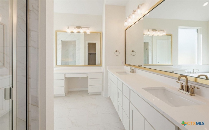 217 Belanger Canyon Drive, Liberty Hill, TX 78642, 4 Bedrooms Bedrooms, ,5 BathroomsBathrooms,Residential,For Sale,217 Belanger Canyon Drive,0,585576