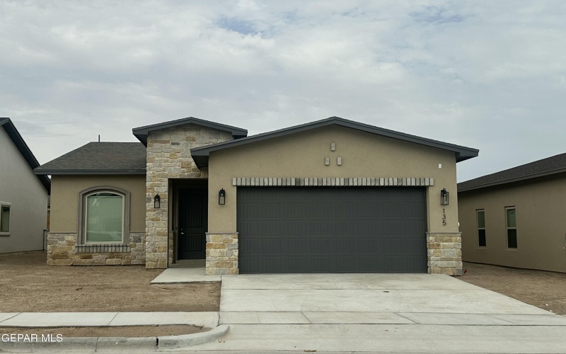 135 Bonnie Trail, Sunland Park, NM 88008, 4 Bedrooms Bedrooms, ,2 BathroomsBathrooms,Residential,For Sale,135 Bonnie Trail,0,939311