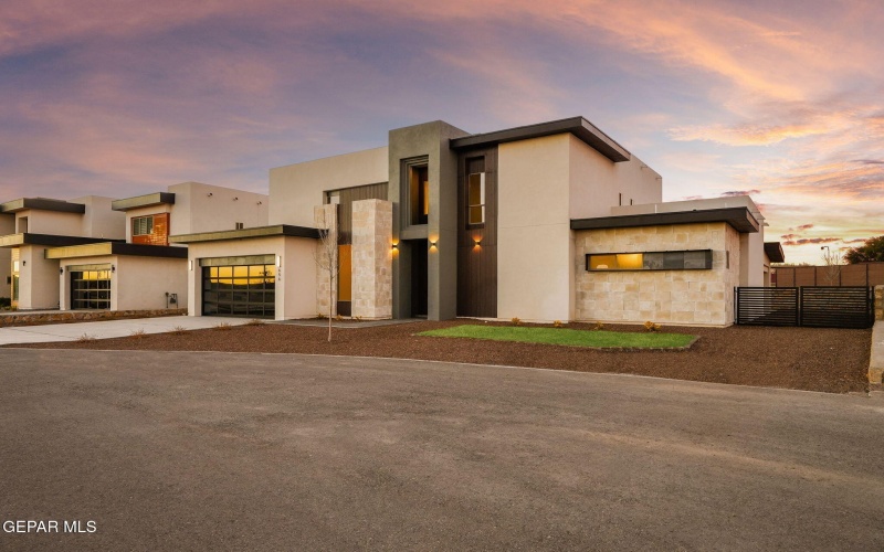 856 W Gate, El Paso, TX 79932, 4 Bedrooms Bedrooms, ,5 BathroomsBathrooms,Residential,For Sale,856 W Gate,0,939344