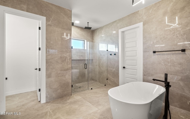 856 W Gate, El Paso, TX 79932, 4 Bedrooms Bedrooms, ,5 BathroomsBathrooms,Residential,For Sale,856 W Gate,0,939344