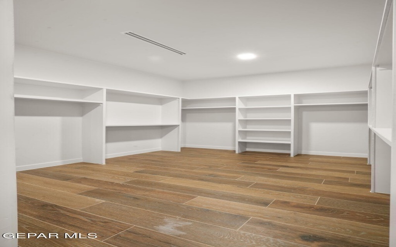 856 W Gate, El Paso, TX 79932, 4 Bedrooms Bedrooms, ,5 BathroomsBathrooms,Residential,For Sale,856 W Gate,0,939344