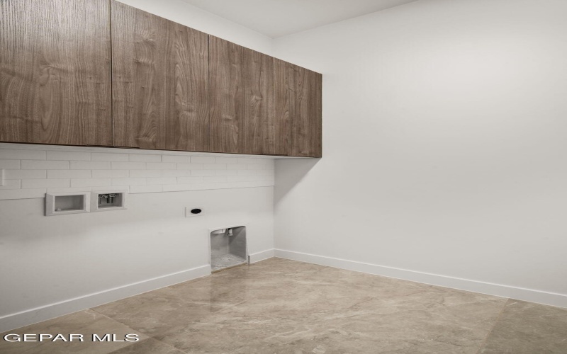 856 W Gate, El Paso, TX 79932, 4 Bedrooms Bedrooms, ,5 BathroomsBathrooms,Residential,For Sale,856 W Gate,0,939344