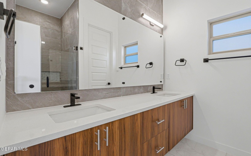 953 AQUEDUCT Avenue, El Paso, TX 79932, 3 Habitaciones Habitaciones , ,2 BañosBaños,Residential,En Venta,953 AQUEDUCT Avenue,0,939346