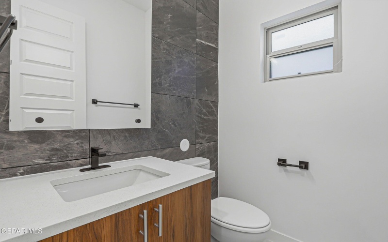 953 AQUEDUCT Avenue, El Paso, TX 79932, 3 Habitaciones Habitaciones , ,2 BañosBaños,Residential,En Venta,953 AQUEDUCT Avenue,0,939346