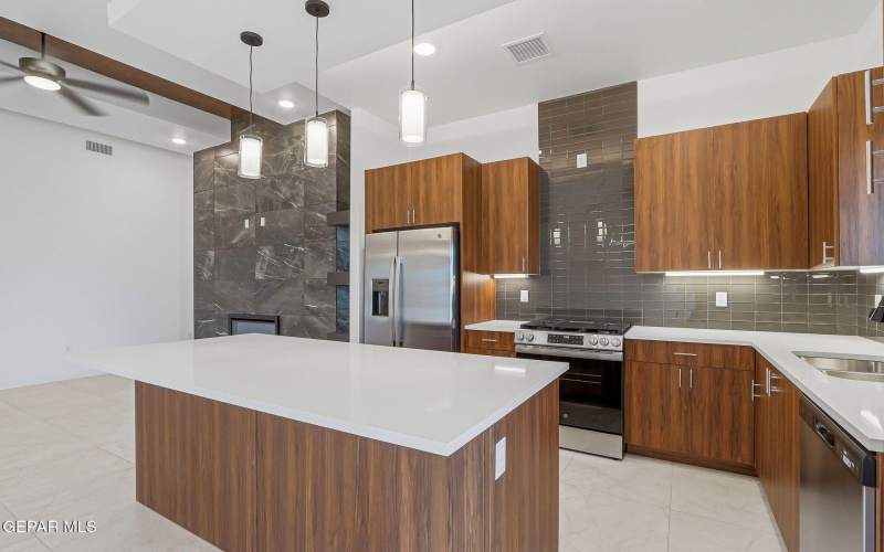 953 AQUEDUCT Avenue, El Paso, TX 79932, 3 Habitaciones Habitaciones , ,2 BañosBaños,Residential,En Venta,953 AQUEDUCT Avenue,0,939346