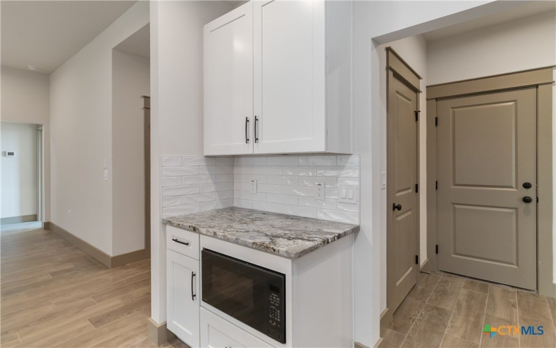 19 Summertime Circle, Wimberley, TX 78676, 3 Habitaciones Habitaciones , ,2 BañosBaños,Residential,En Venta,19 Summertime Circle,0,606210