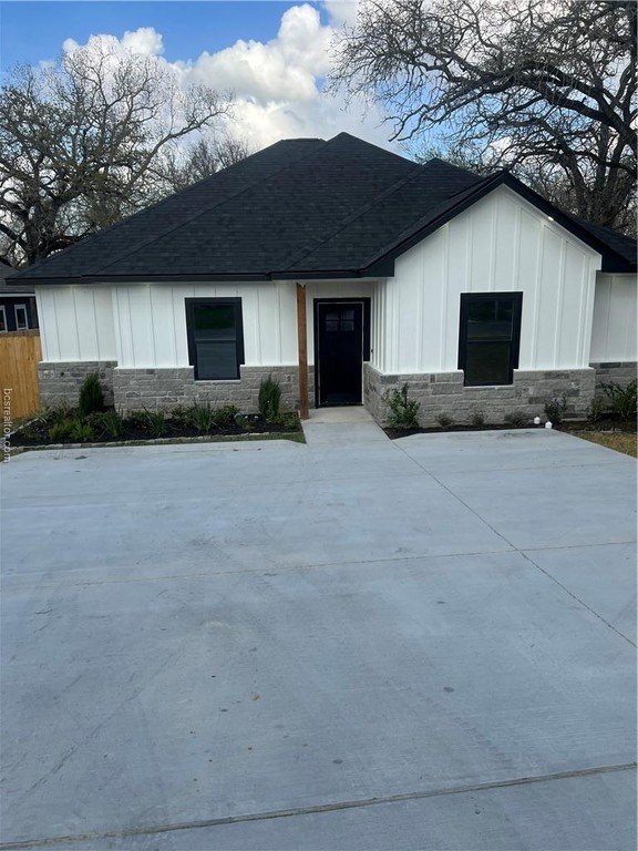 1612 Robeson Street, Bryan, TX 77803, 4 Bedrooms Bedrooms, ,2 BathroomsBathrooms,Residential,For Sale,1612 Robeson Street,0,26002815