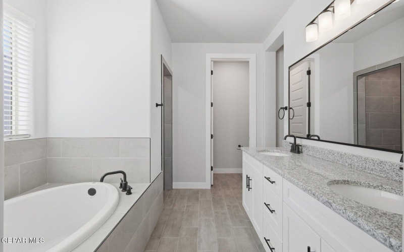 13301 Emerald Fire Court, El Paso, TX 79928, 4 Habitaciones Habitaciones , ,2 BañosBaños,Residential,En Venta,13301 Emerald Fire Court,0,939378