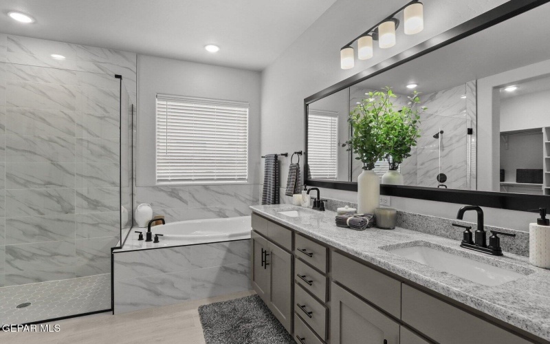 14033 Paseo Central Avenue, Horizon City, TX 79928, 3 Habitaciones Habitaciones , ,2 BañosBaños,Residential,En Venta,14033 Paseo Central Avenue,0,939397