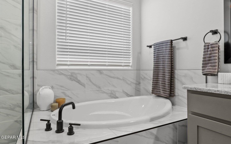 14033 Paseo Central Avenue, Horizon City, TX 79928, 3 Habitaciones Habitaciones , ,2 BañosBaños,Residential,En Venta,14033 Paseo Central Avenue,0,939397