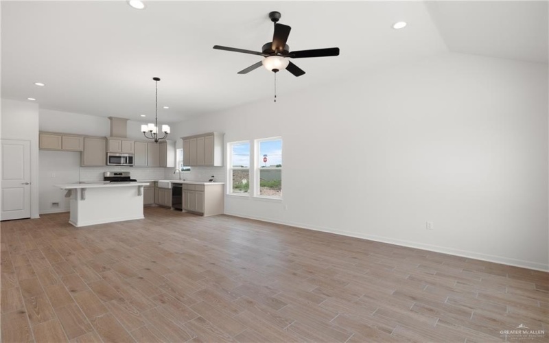 944 W Star Flower Street, Edinburg, TX 78541, 3 Bedrooms Bedrooms, ,2 BathroomsBathrooms,Residential,For Sale,944 W Star Flower Street,0,496936