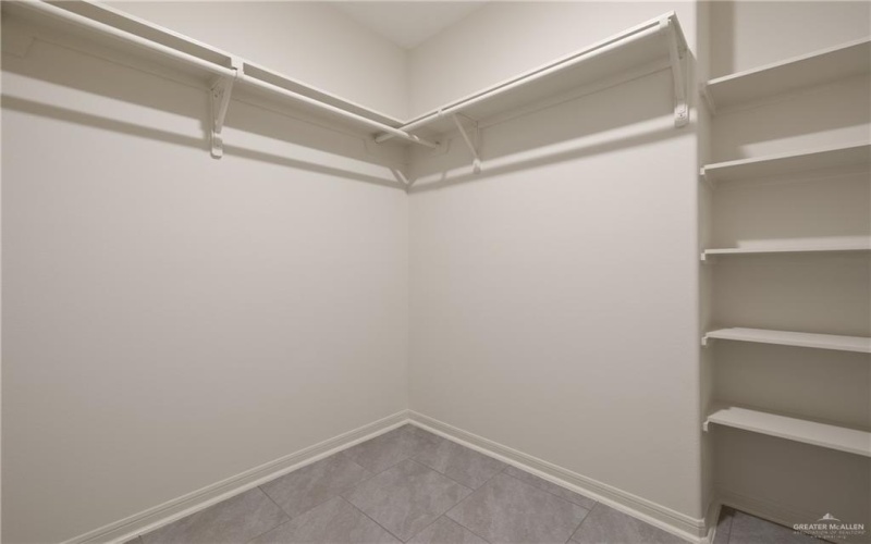 946 W Star Flower Street, Edinburg, TX 78541, 3 Bedrooms Bedrooms, ,2 BathroomsBathrooms,Residential,For Sale,946 W Star Flower Street,0,496939