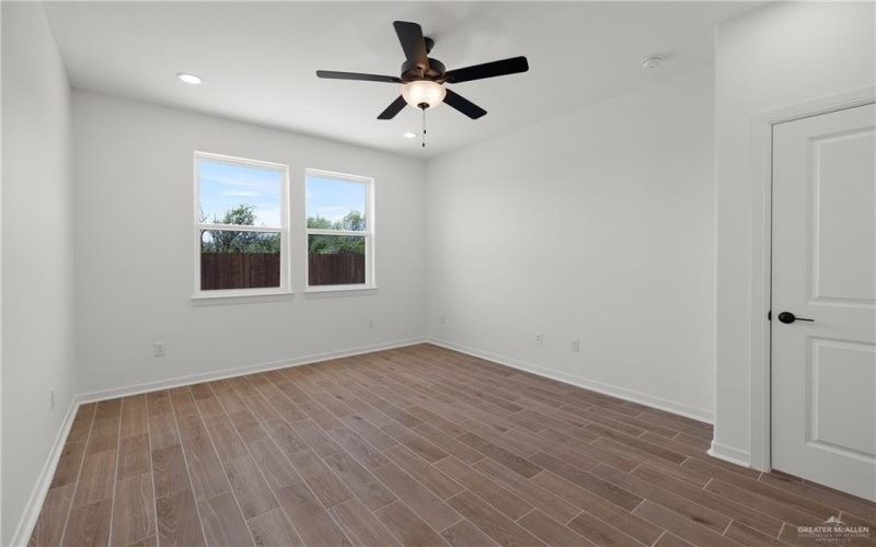 1420 E Silos Avenue, Edinburg, TX 78542, 3 Bedrooms Bedrooms, ,2 BathroomsBathrooms,Residential,For Sale,1420 E Silos Avenue,0,496944