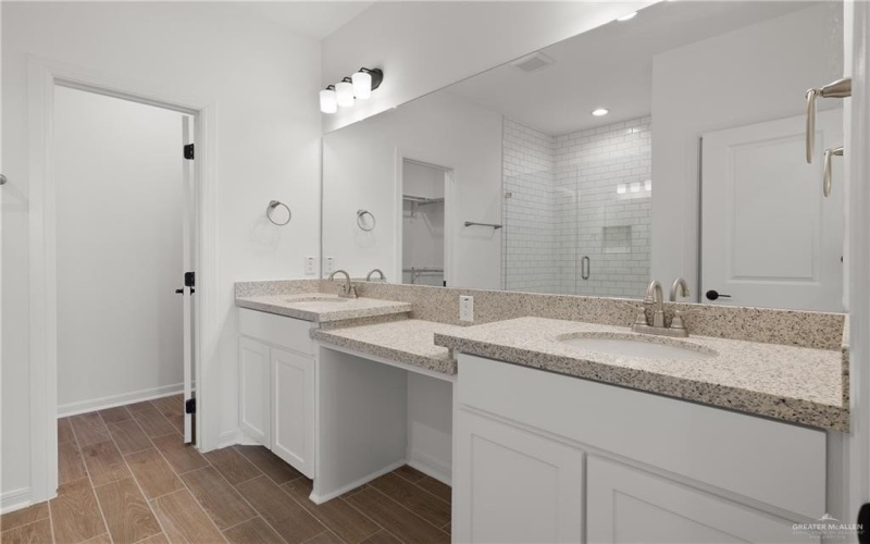 1420 E Silos Avenue, Edinburg, TX 78542, 3 Bedrooms Bedrooms, ,2 BathroomsBathrooms,Residential,For Sale,1420 E Silos Avenue,0,496944