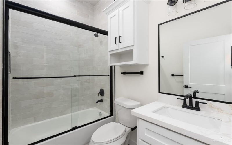 703 W 25th Street, Mission, TX 78572, 3 Habitaciones Habitaciones , ,2 BañosBaños,Residential,En Venta,703 W 25th Street,0,496996