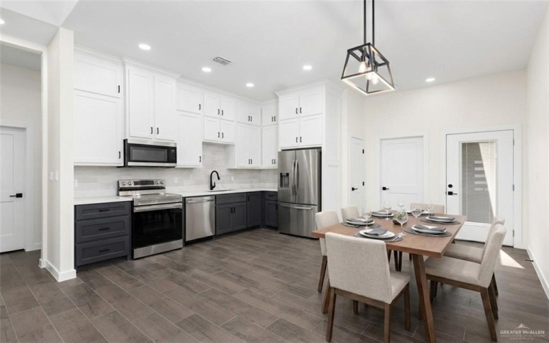 703 W 25th Street, Mission, TX 78572, 3 Habitaciones Habitaciones , ,2 BañosBaños,Residential,En Venta,703 W 25th Street,0,496996