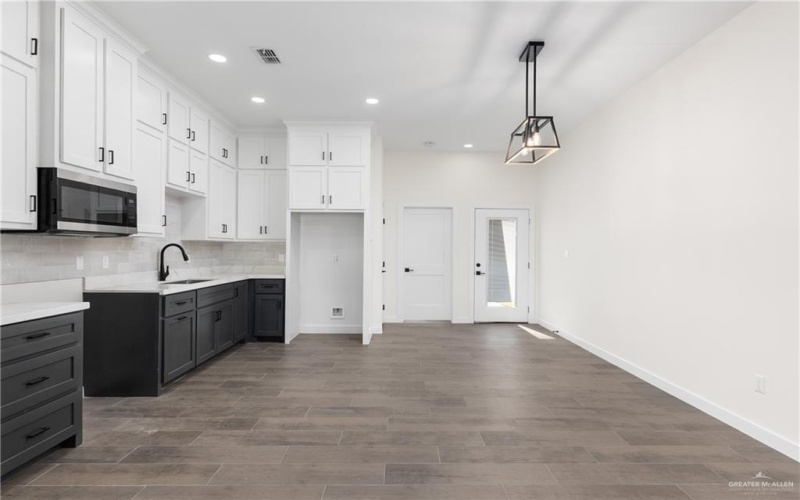 703 W 25th Street, Mission, TX 78572, 3 Habitaciones Habitaciones , ,2 BañosBaños,Residential,En Venta,703 W 25th Street,0,496996