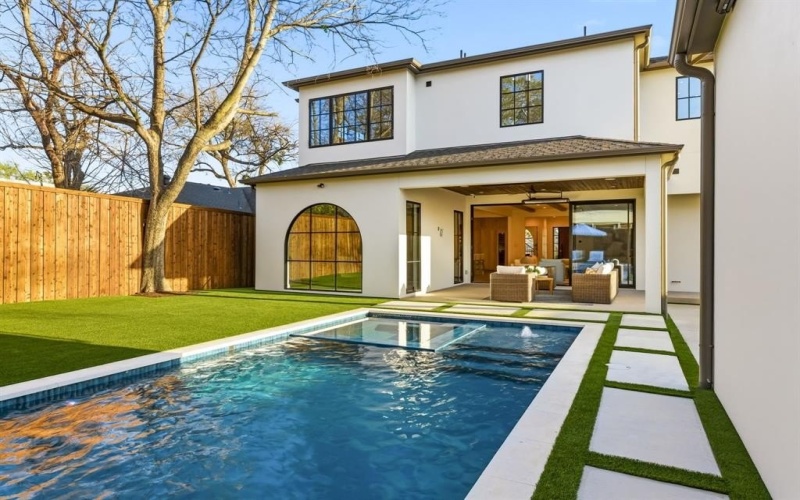 6803 Southridge Drive, Dallas, TX 75214, 4 Bedrooms Bedrooms, ,6 BathroomsBathrooms,Residential,For Sale,6803 Southridge Drive,0,21194878