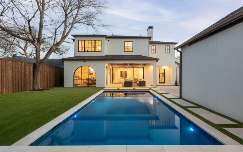 6803 Southridge Drive, Dallas, TX 75214, 4 Bedrooms Bedrooms, ,6 BathroomsBathrooms,Residential,For Sale,6803 Southridge Drive,0,21194878