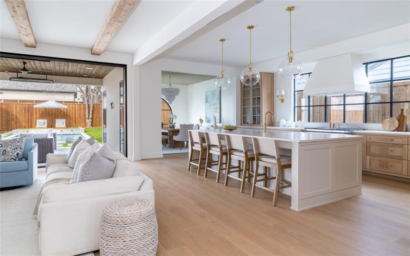 6803 Southridge Drive, Dallas, TX 75214, 4 Bedrooms Bedrooms, ,6 BathroomsBathrooms,Residential,For Sale,6803 Southridge Drive,0,21194878