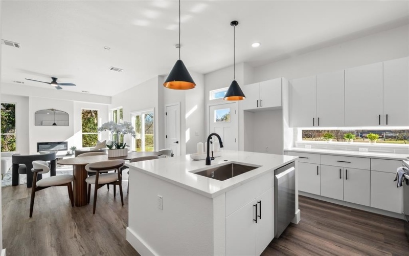 314 S Glasgow Drive, Dallas, TX 75214, 3 Habitaciones Habitaciones , ,2 BañosBaños,Residential,En Venta,314 S Glasgow Drive,0,21195605