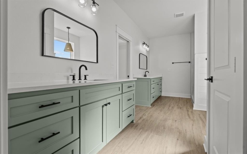 15714 County Road 436, Lindale, TX 75771, 4 Bedrooms Bedrooms, ,3 BathroomsBathrooms,Residential,For Sale,15714 County Road 436,0,21197727