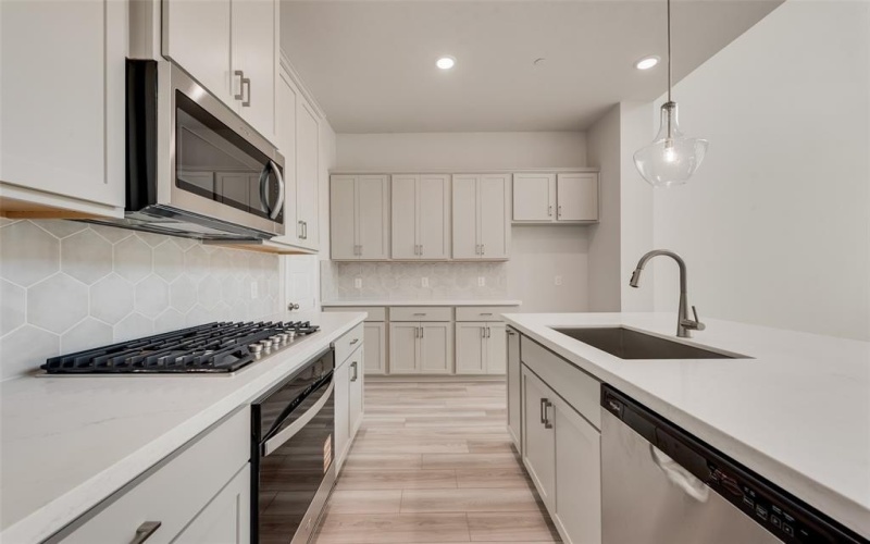 8127 Challenger Lane, Frisco, TX 75034, 3 Bedrooms Bedrooms, ,3 BathroomsBathrooms,Residential,For Sale,8127 Challenger Lane,0,21197744