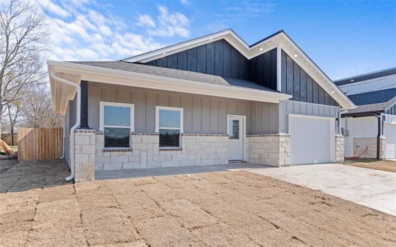 2607 Carver Street, Greenville, TX 75401, 3 Bedrooms Bedrooms, ,2 BathroomsBathrooms,Residential,For Sale,2607 Carver Street,0,21198070